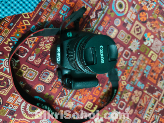 CANON 1300D